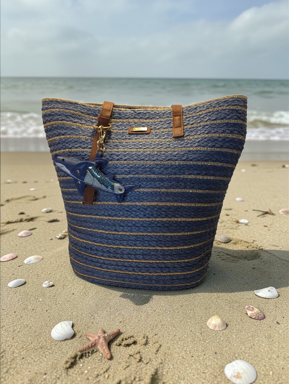 SALE!! Striped Blue & Tan Woven Straw Tote Bag with Shark Charm  NWT - Picture 6 of 8
